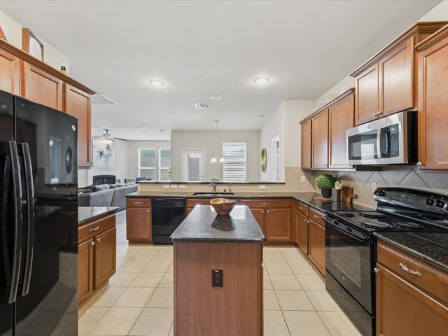 8716 Sierra Trail, Cross Roads, TX 76227