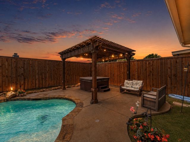 8716 Sierra Trail, Cross Roads, TX 76227