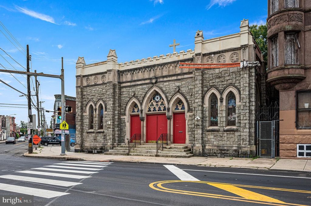 3008 W DIAMOND, PHILADELPHIA, PA 19121 — exterior