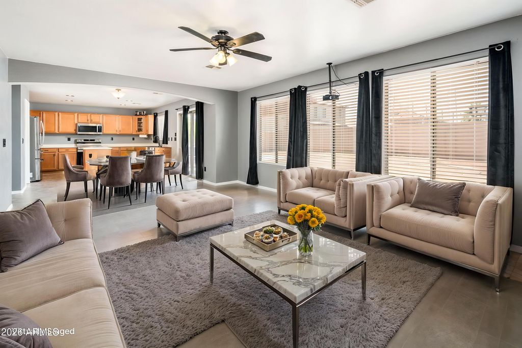 Image 11 of property listing at 9735 W KIRBY Avenue, Tolleson, AZ 85353