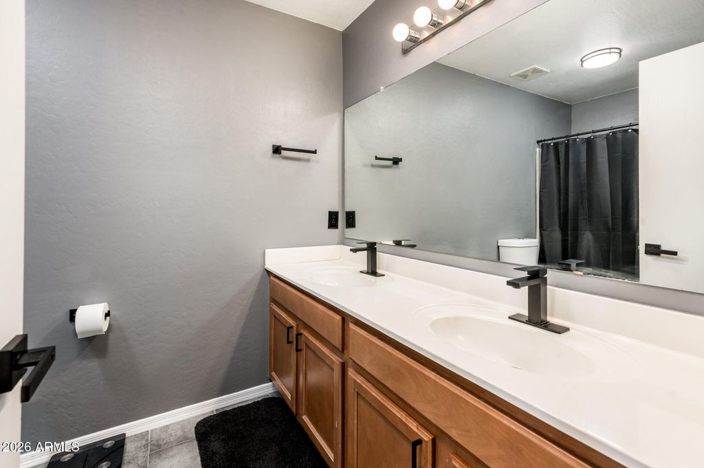 Image 25 of property listing at 9735 W KIRBY Avenue, Tolleson, AZ 85353