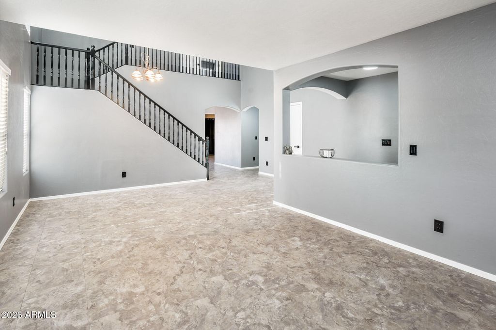 Image 4 of property listing at 9735 W KIRBY Avenue, Tolleson, AZ 85353