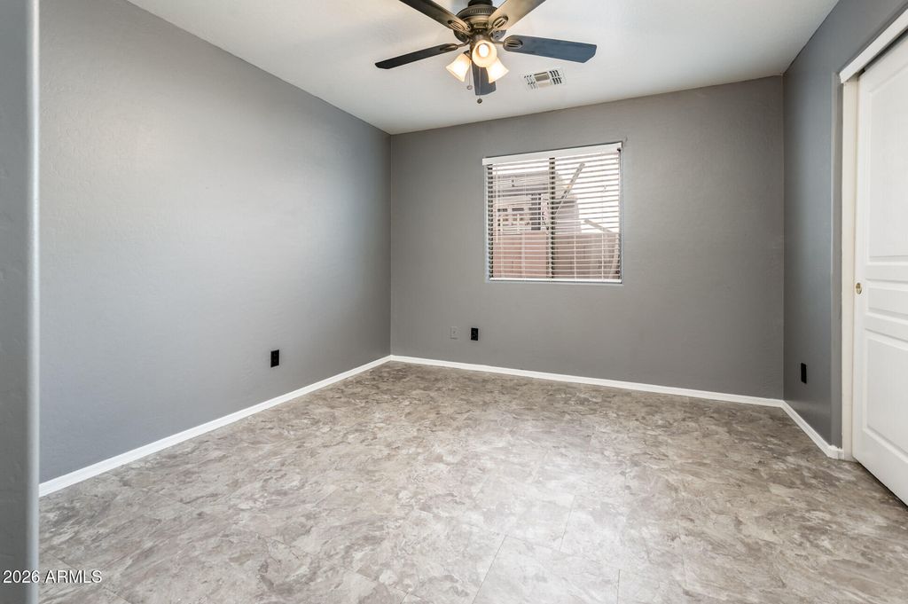 Image 6 of property listing at 9735 W KIRBY Avenue, Tolleson, AZ 85353