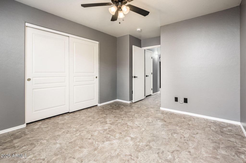 Image 7 of property listing at 9735 W KIRBY Avenue, Tolleson, AZ 85353