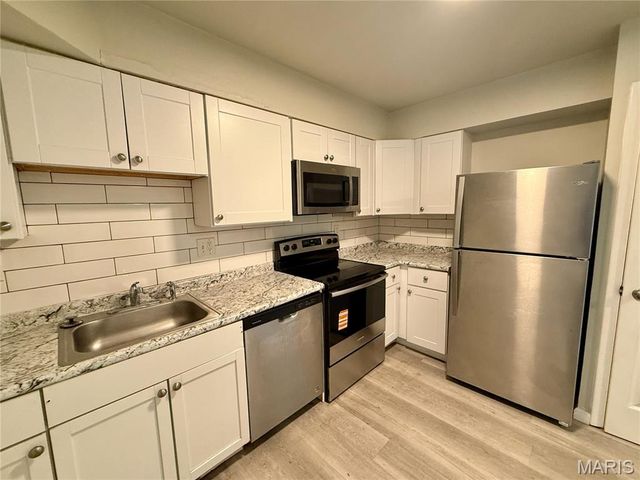 7601 Hazelcrest Drive B, Hazelwood, MO 63042