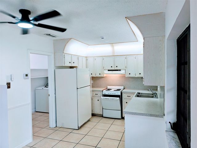 901 SW 15th Terrace 1, Fort Lauderdale, FL 33312