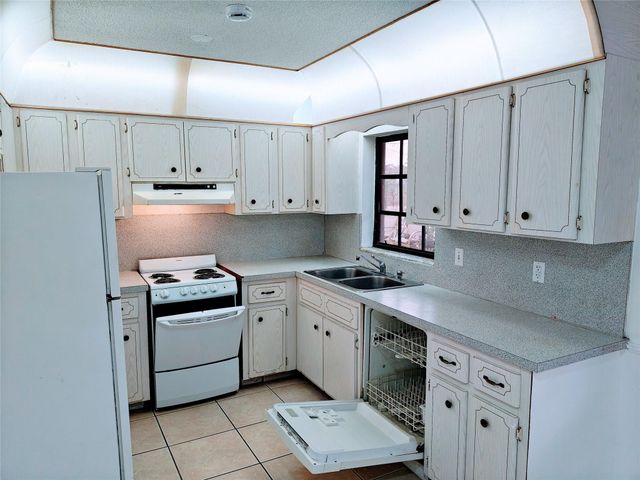 901 SW 15th Terrace 1, Fort Lauderdale, FL 33312