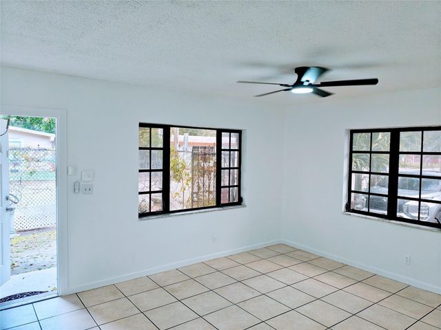 901 SW 15th Terrace 1, Fort Lauderdale, FL 33312
