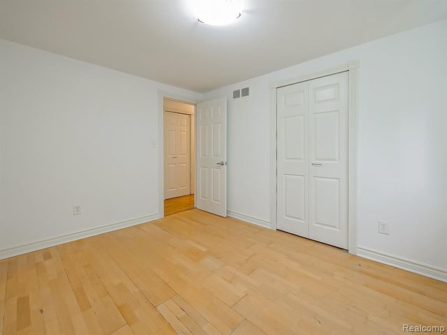 6240 Wynford Drive, West Bloomfield, MI 48322