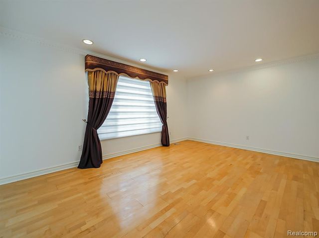 6240 Wynford Drive, West Bloomfield, MI 48322