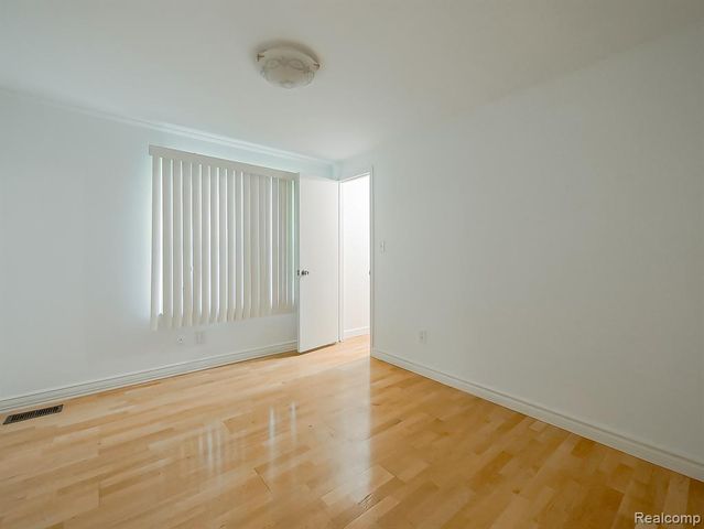 6240 Wynford Drive, West Bloomfield, MI 48322