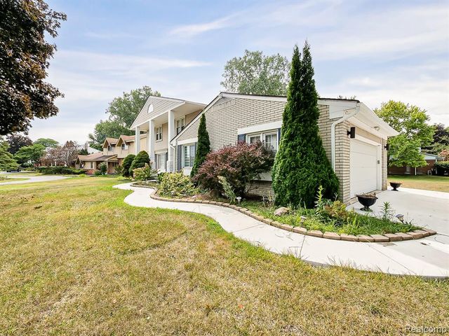 6240 Wynford Drive, West Bloomfield, MI 48322