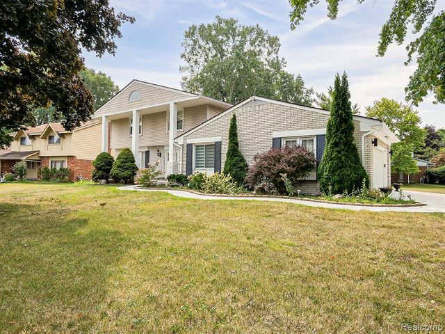 6240 Wynford Drive, West Bloomfield, MI 48322