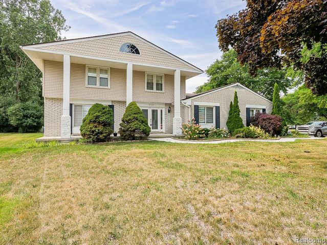 6240 Wynford Drive, West Bloomfield, MI 48322