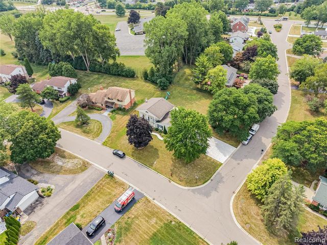 6240 Wynford Drive, West Bloomfield, MI 48322