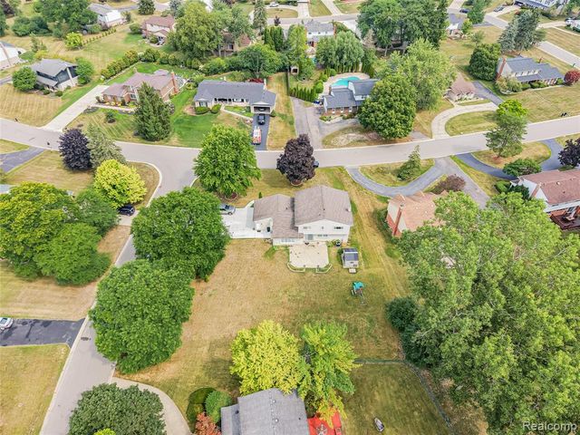 6240 Wynford Drive, West Bloomfield, MI 48322