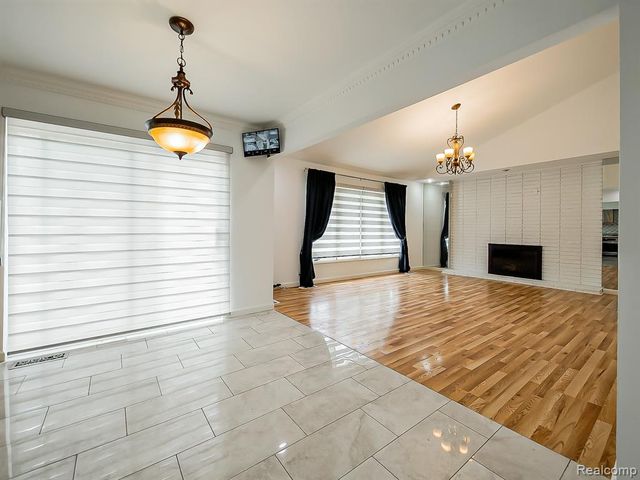 6240 Wynford Drive, West Bloomfield, MI 48322
