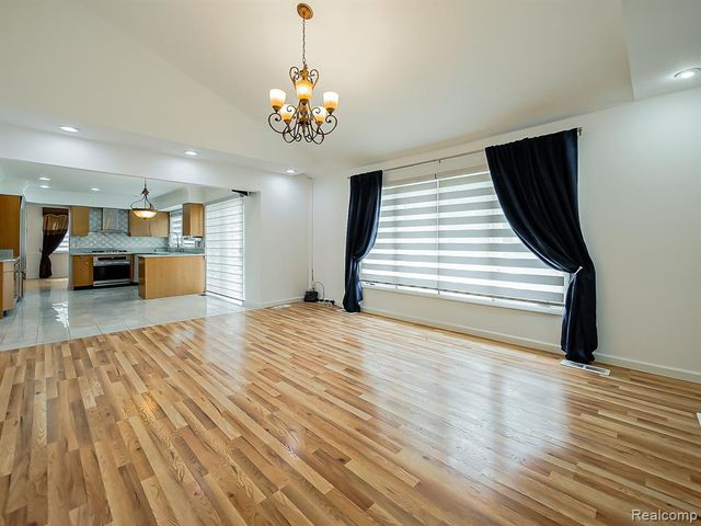 6240 Wynford Drive, West Bloomfield, MI 48322