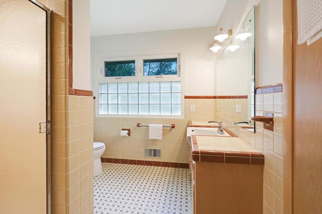 2451 Holton Street, Roseville, MN 55113