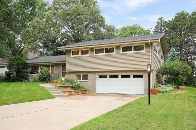2451 Holton Street, Roseville, MN 55113