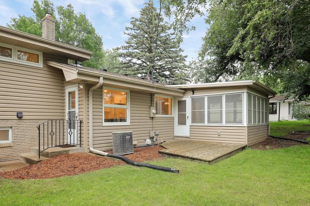 2451 Holton Street, Roseville, MN 55113