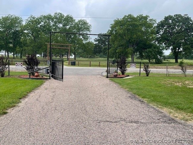 1307 Chickasaw Road, Calera, OK 74730