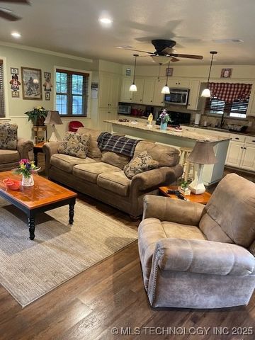1307 Chickasaw Road, Calera, OK 74730