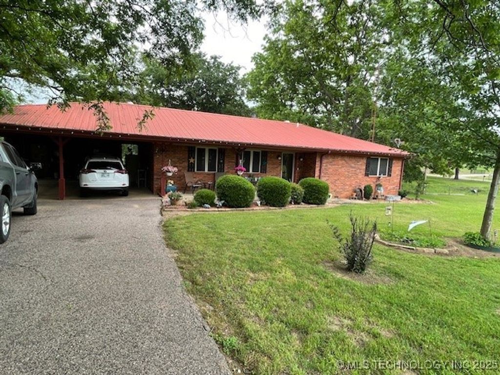 1307 Chickasaw Road, Calera, OK 74730