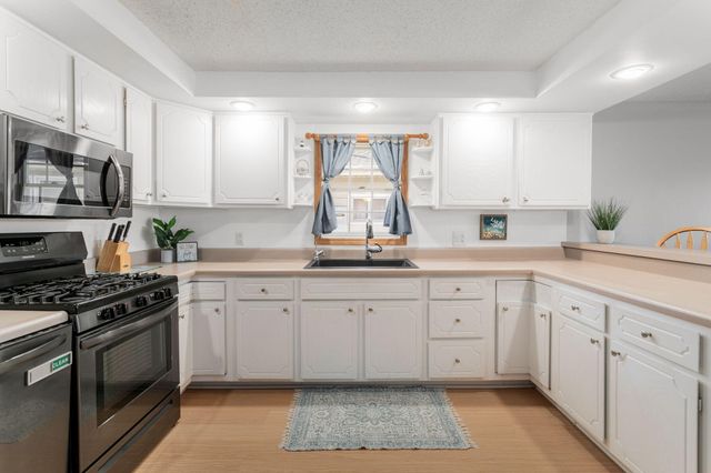 212 Lakeside Drive, Walkerton, IN 46574