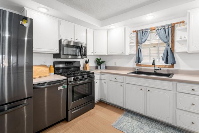 212 Lakeside Drive, Walkerton, IN 46574