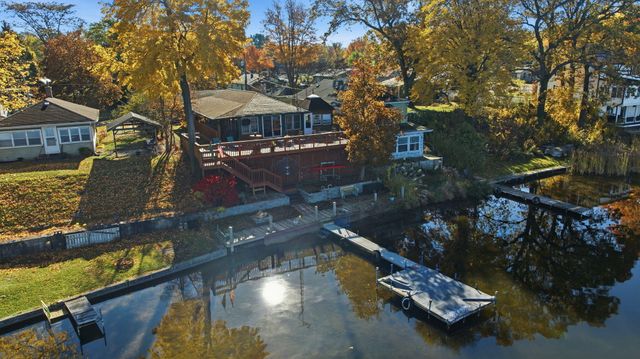 212 Lakeside Drive, Walkerton, IN 46574