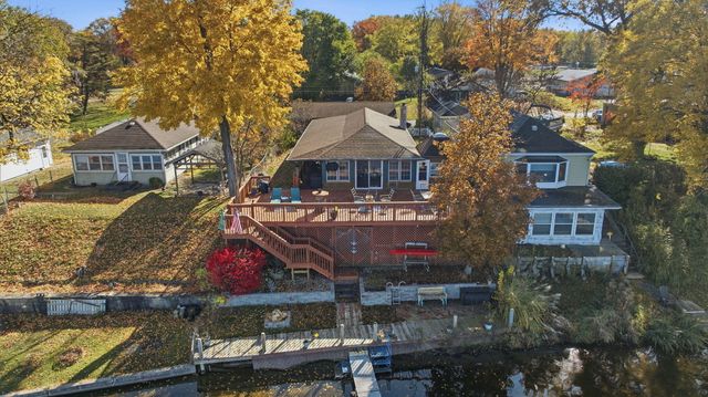 212 Lakeside Drive, Walkerton, IN 46574