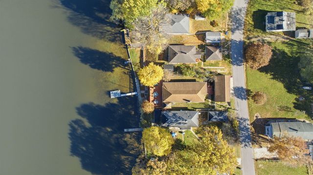 212 Lakeside Drive, Walkerton, IN 46574