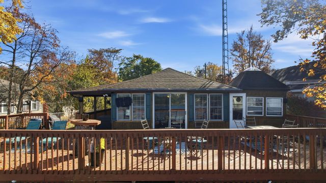 212 Lakeside Drive, Walkerton, IN 46574