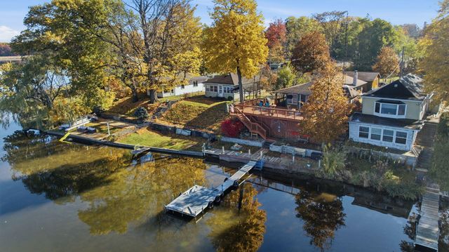 212 Lakeside Drive, Walkerton, IN 46574