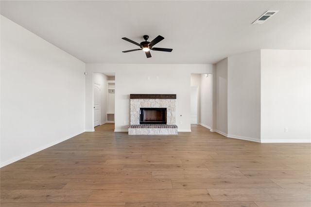 30 Roosevelt Lane, Valley View, TX 76272