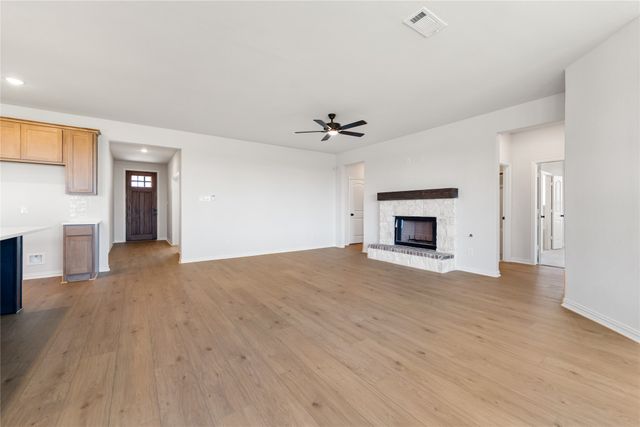 30 Roosevelt Lane, Valley View, TX 76272