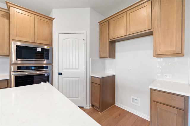 30 Roosevelt Lane, Valley View, TX 76272