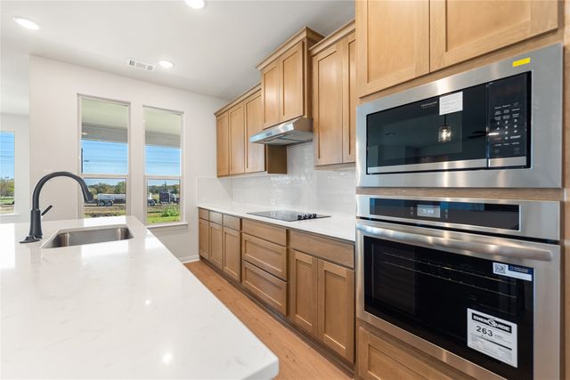 30 Roosevelt Lane, Valley View, TX 76272