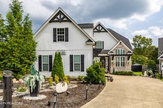 1340 Hillside Lane, Lenoir City, TN 37771