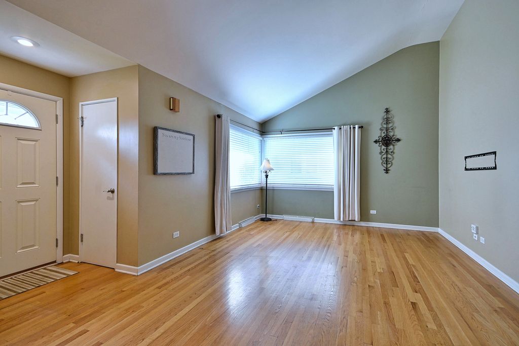 482 E PARK Avenue, Elmhurst, IL 60126 — photo 4