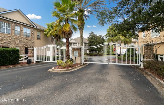 7214 DEERFOOT POINT Circle 2, Jacksonville, FL 32256