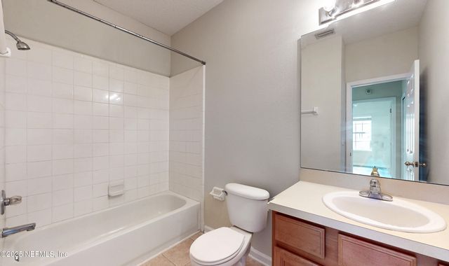 7214 DEERFOOT POINT Circle 2, Jacksonville, FL 32256