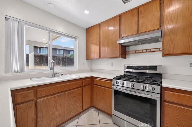 1141 Fallbrook Drive, Corona, CA 92878