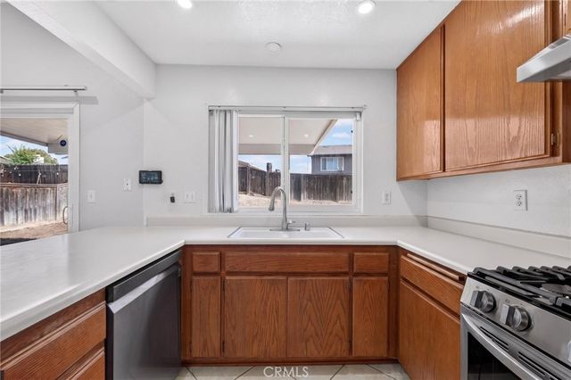 1141 Fallbrook Drive, Corona, CA 92878