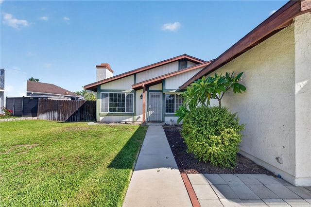 1141 Fallbrook Drive, Corona, CA 92878