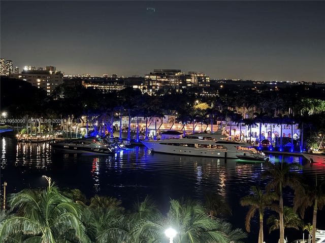 4779 Collins Ave 907, Miami Beach, FL 33140