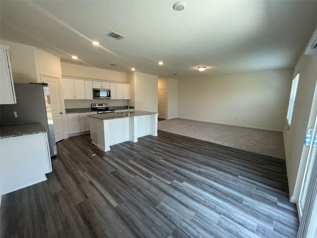 190 Light Timber RD, Maxwell, TX 78656