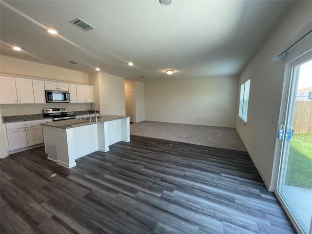 190 Light Timber RD, Maxwell, TX 78656