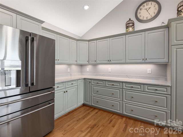 126 Stonebridge Drive, Hendersonville, NC 28739